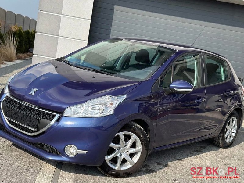 2012' Peugeot 208 1.4 Vti Allure photo #1