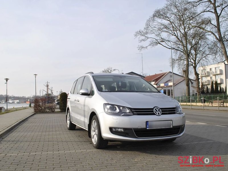 2013' Volkswagen Sharan photo #2