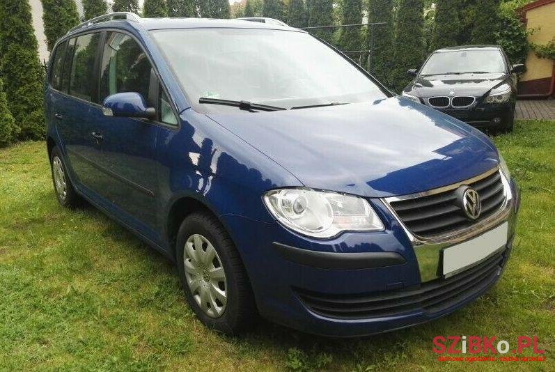 2007' Volkswagen Touran photo #1