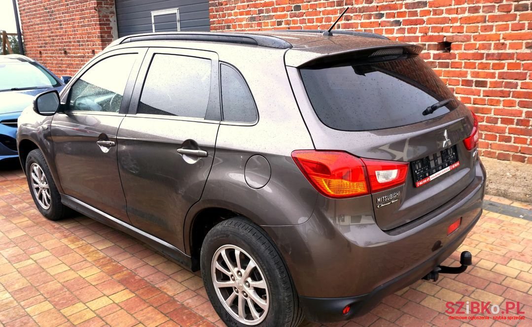 2015' Mitsubishi ASX photo #5