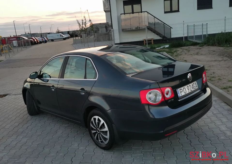 2007' Volkswagen Jetta photo #3