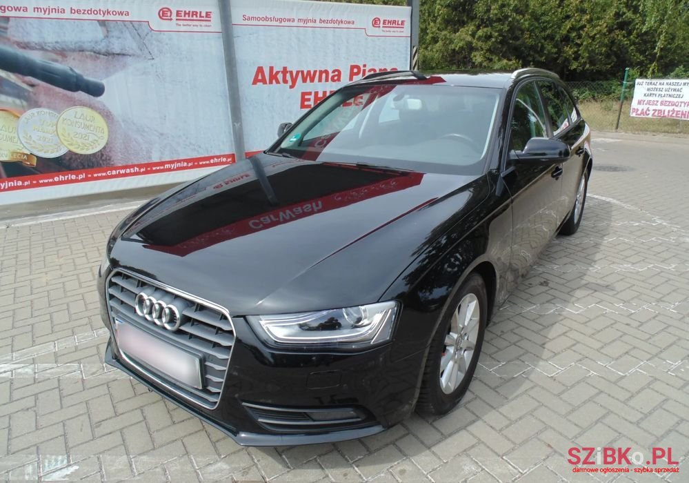 2013' Audi A4 Avant photo #1
