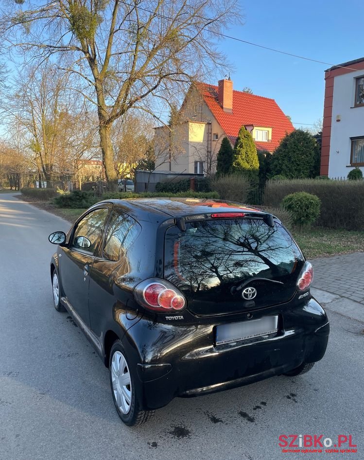 2012' Toyota Aygo 1.0 Vvt-I photo #3