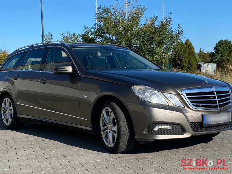 2009' Mercedes-Benz E-Class 350 photo #5