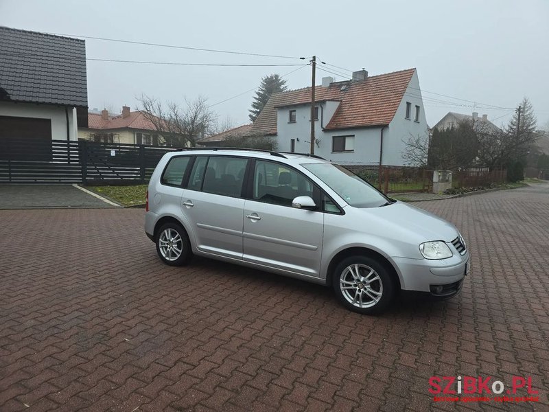 2003' Volkswagen Touran photo #4