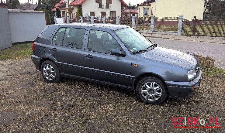 1995' Volkswagen Golf photo #2