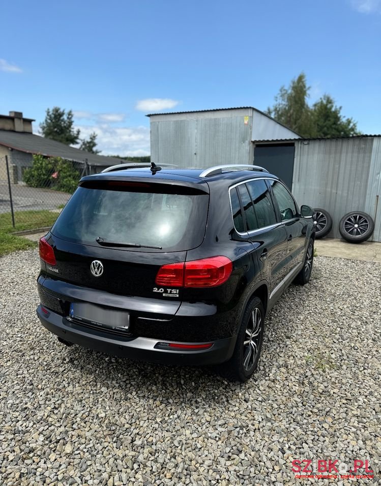 2012' Volkswagen Tiguan photo #5