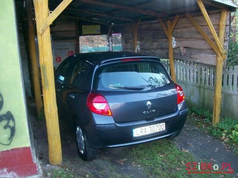 2008' Renault Clio photo #3