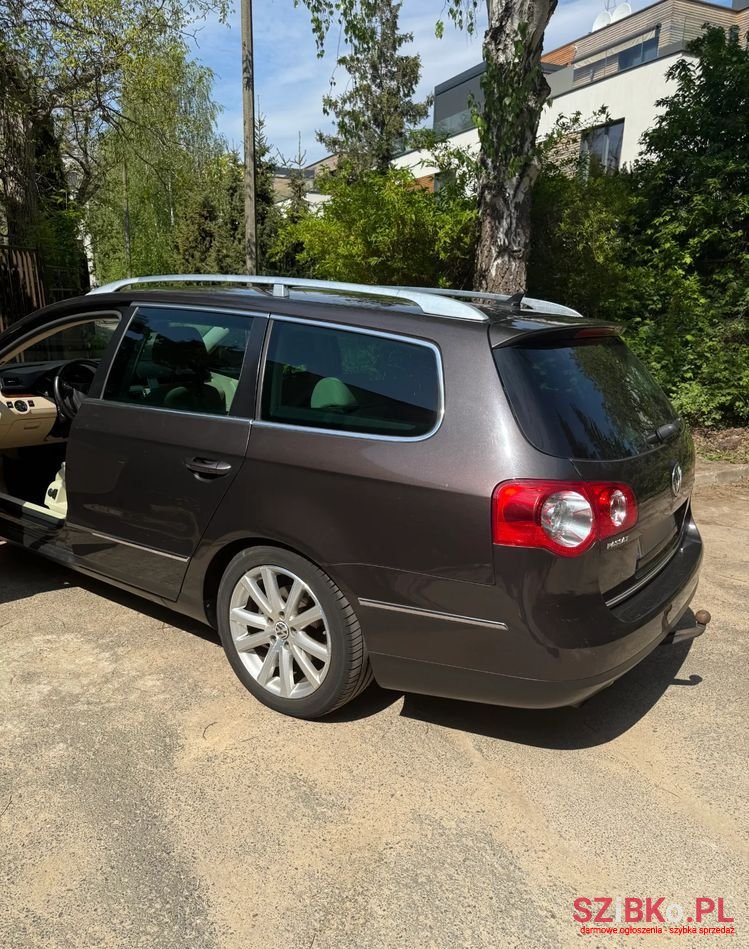 2010' Volkswagen Passat photo #4