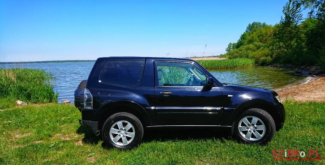 2007' Mitsubishi Pajero photo #5