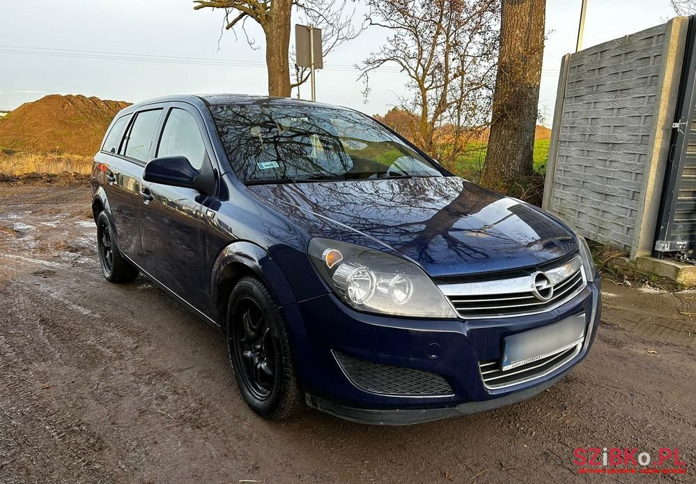 2009' Opel Astra photo #1