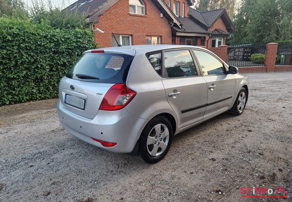 2010' Kia Ceed photo #4