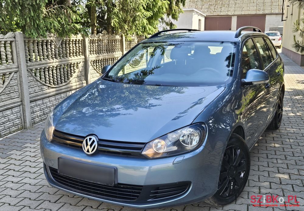 2009' Volkswagen Golf photo #5