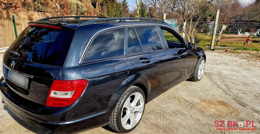 2011' Mercedes-Benz C-Class photo #4
