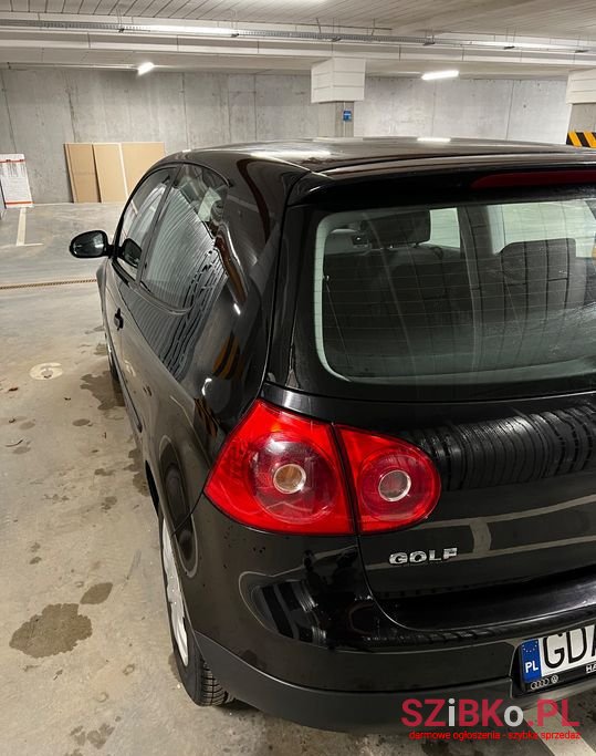 2004' Volkswagen Golf photo #4