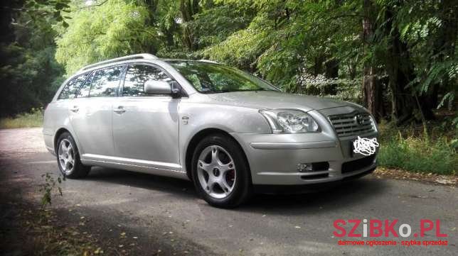 2003' Toyota Avensis photo #1
