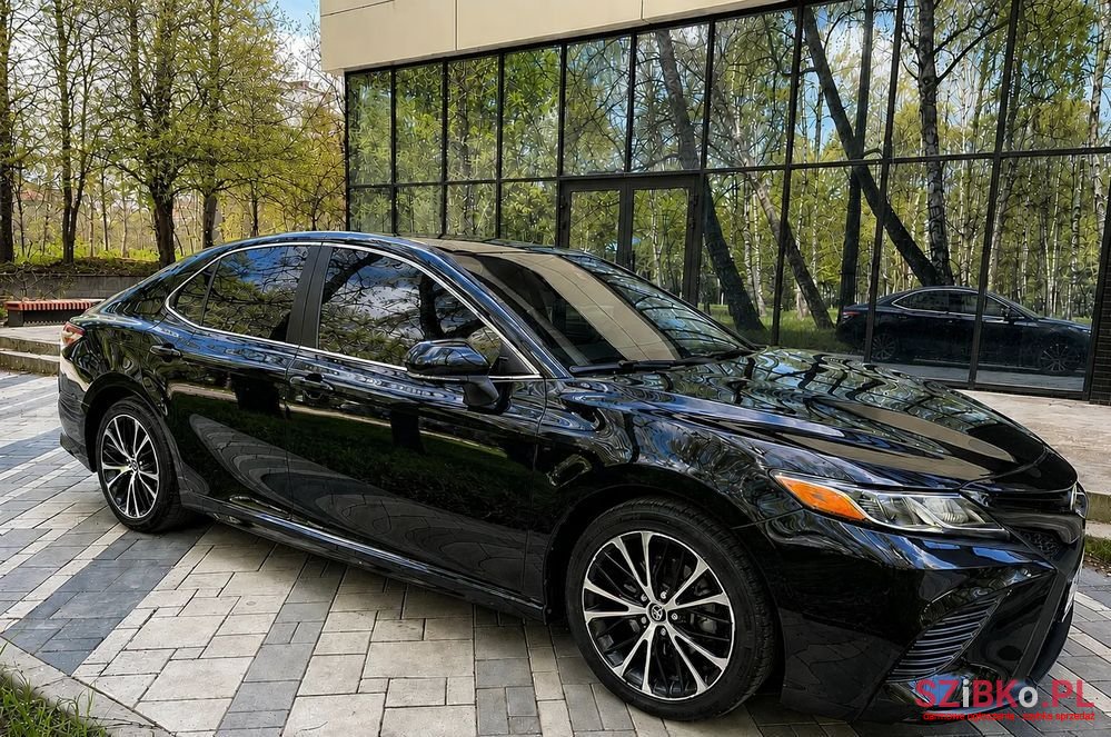 2020' Toyota Camry photo #2