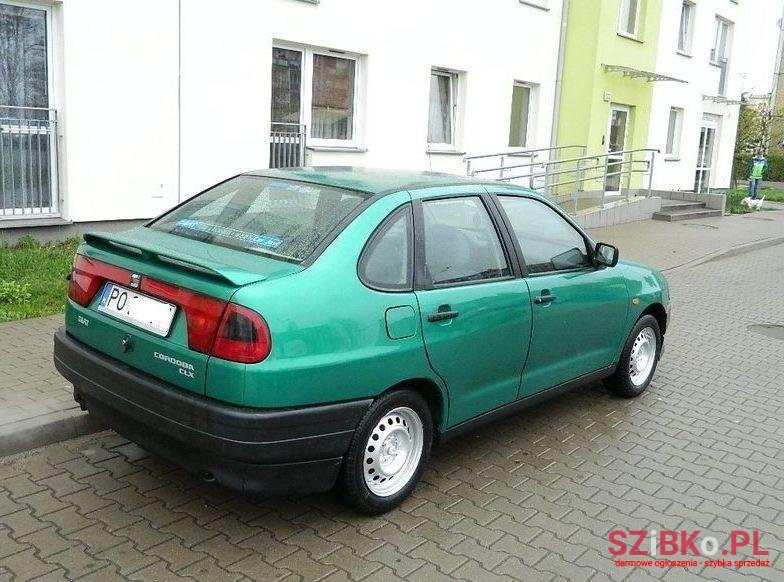 1995' SEAT Cordoba photo #2