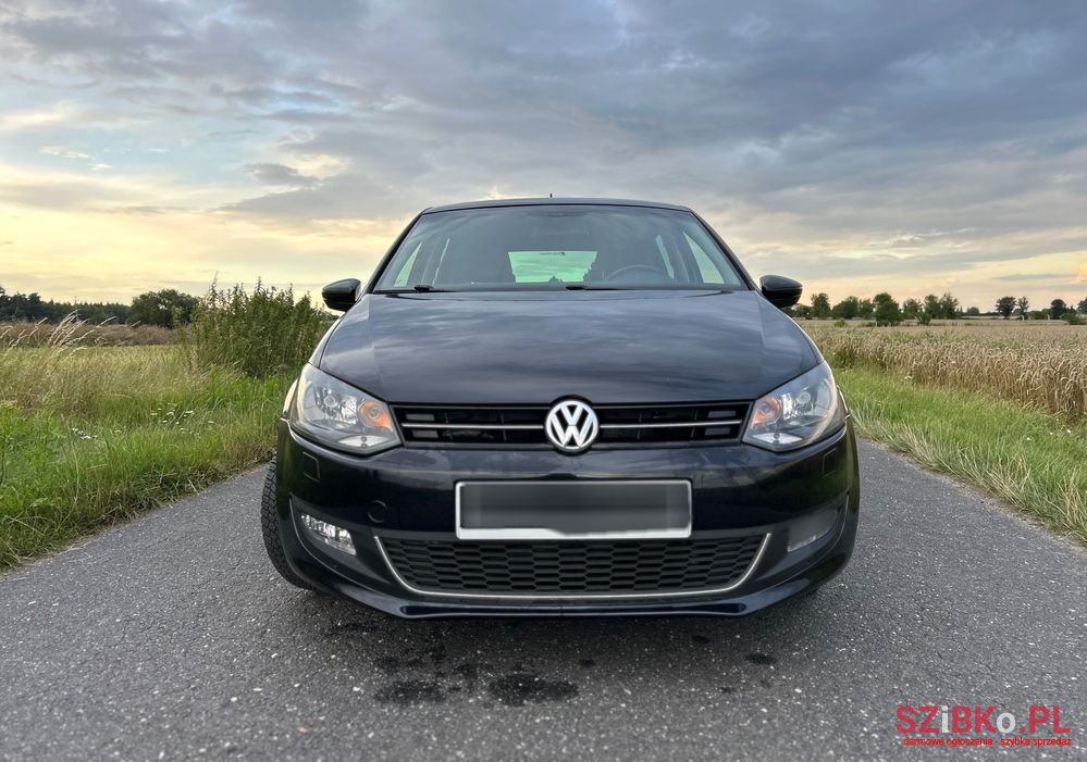 2013' Volkswagen Polo photo #2