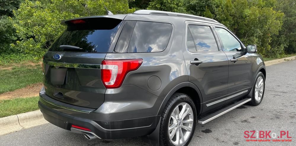 2018' Ford Explorer photo #6
