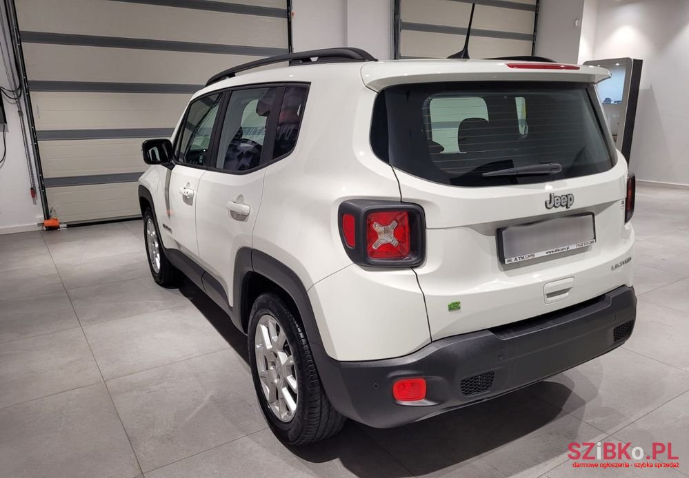 2022' Jeep Renegade photo #6