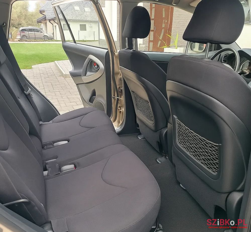 2007' Toyota RAV4 2.2 D-4D Premium photo #4