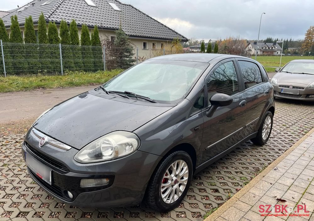 2010' Fiat Punto Evo photo #1