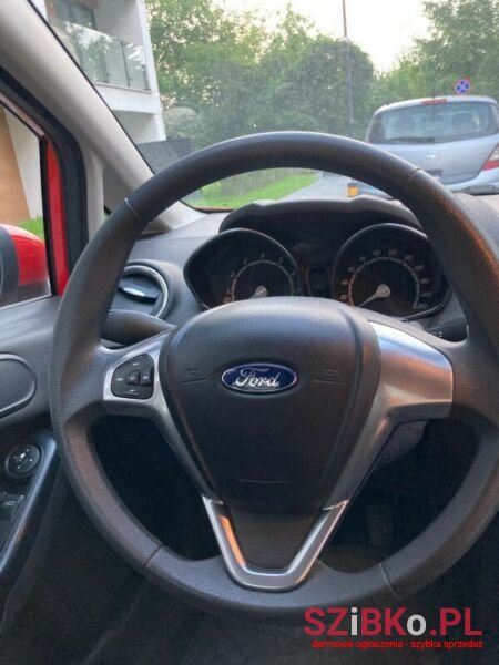 2014' Ford Fiesta photo #6