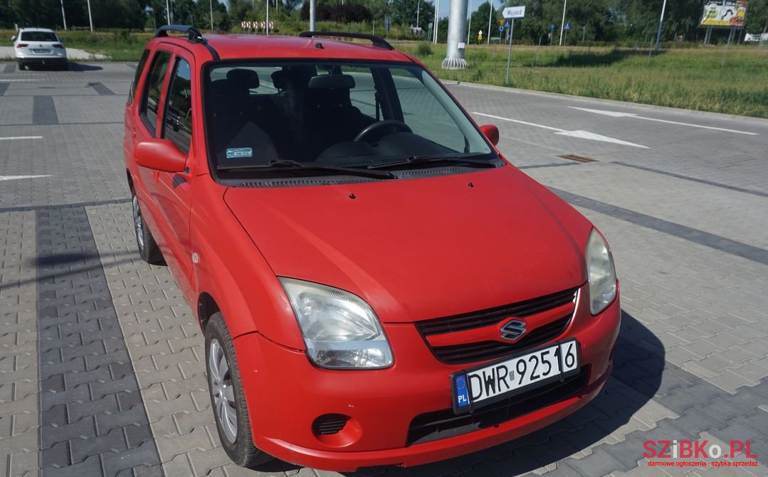 2004' Suzuki Ignis photo #2