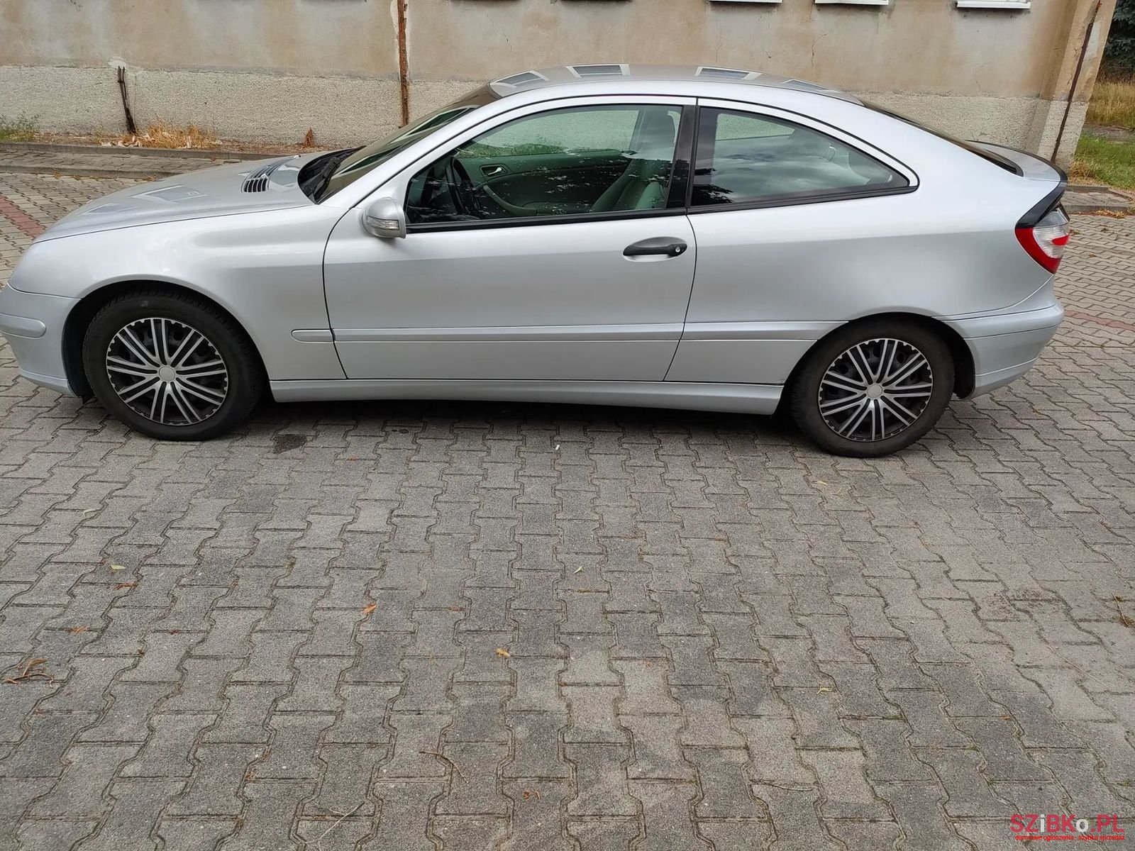 2004' Mercedes-Benz C-Class photo #6