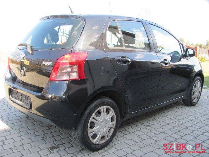 2008' Toyota Yaris photo #2