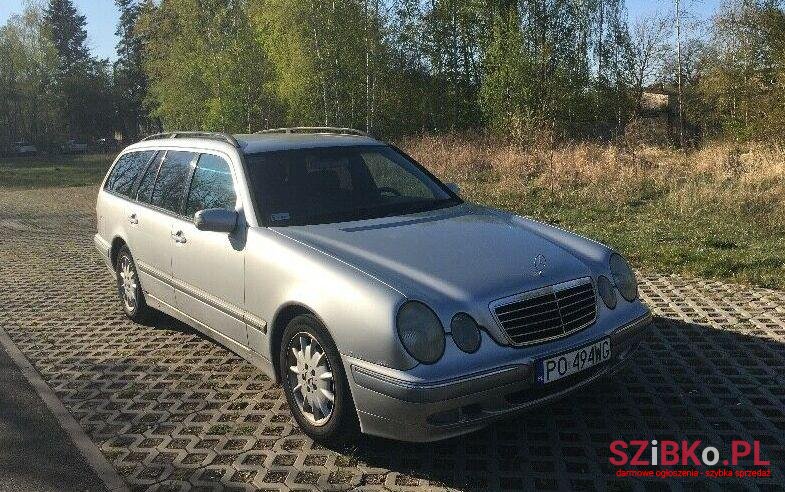 2002' Mercedes-Benz Klasa E photo #1