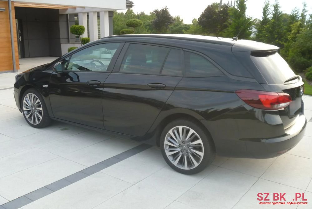 2019' Opel Astra photo #6