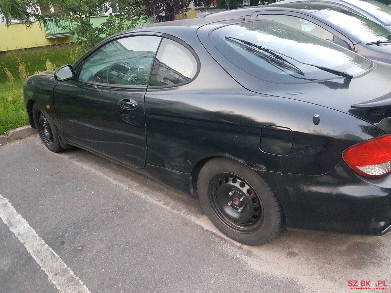 2000' Hyundai Coupe photo #2