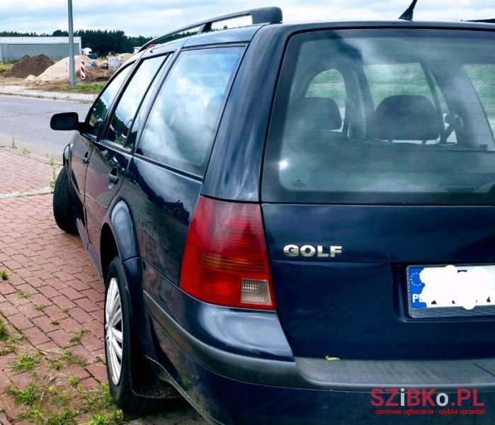 2003' Volkswagen Golf photo #3