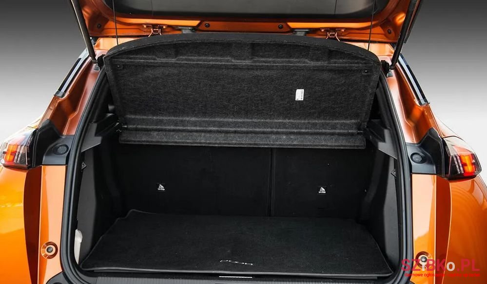2020' Peugeot 2008 photo #6