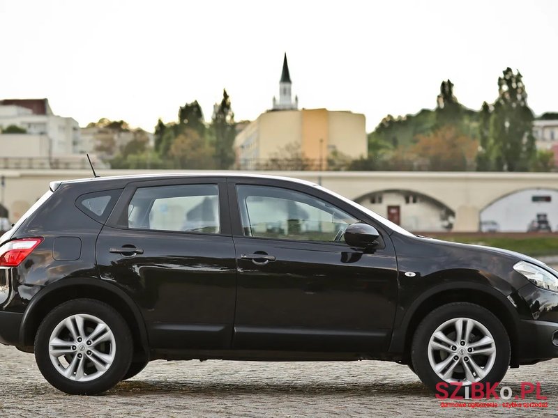 2013' Nissan Qashqai photo #2