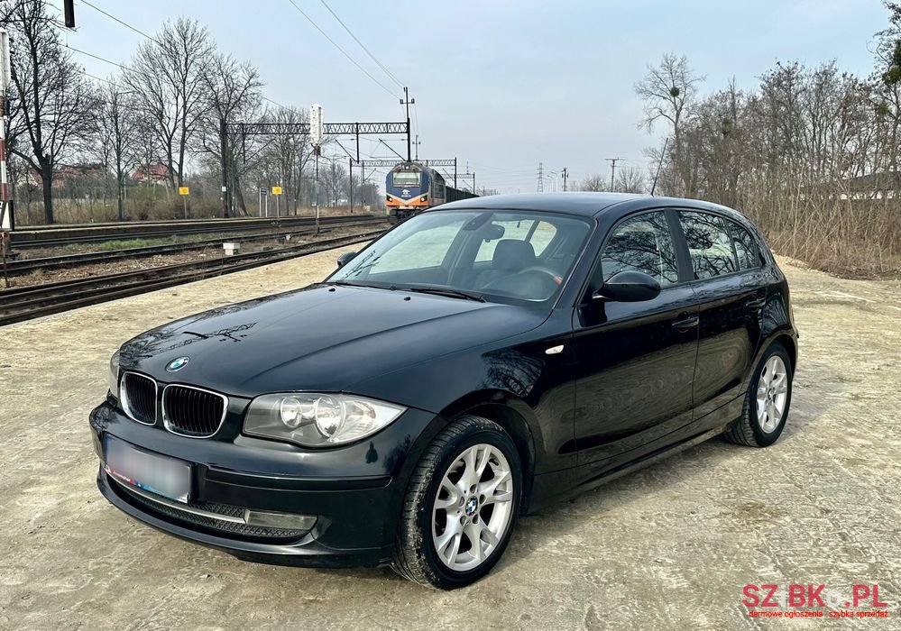 2008' BMW 1 Series 118D photo #1