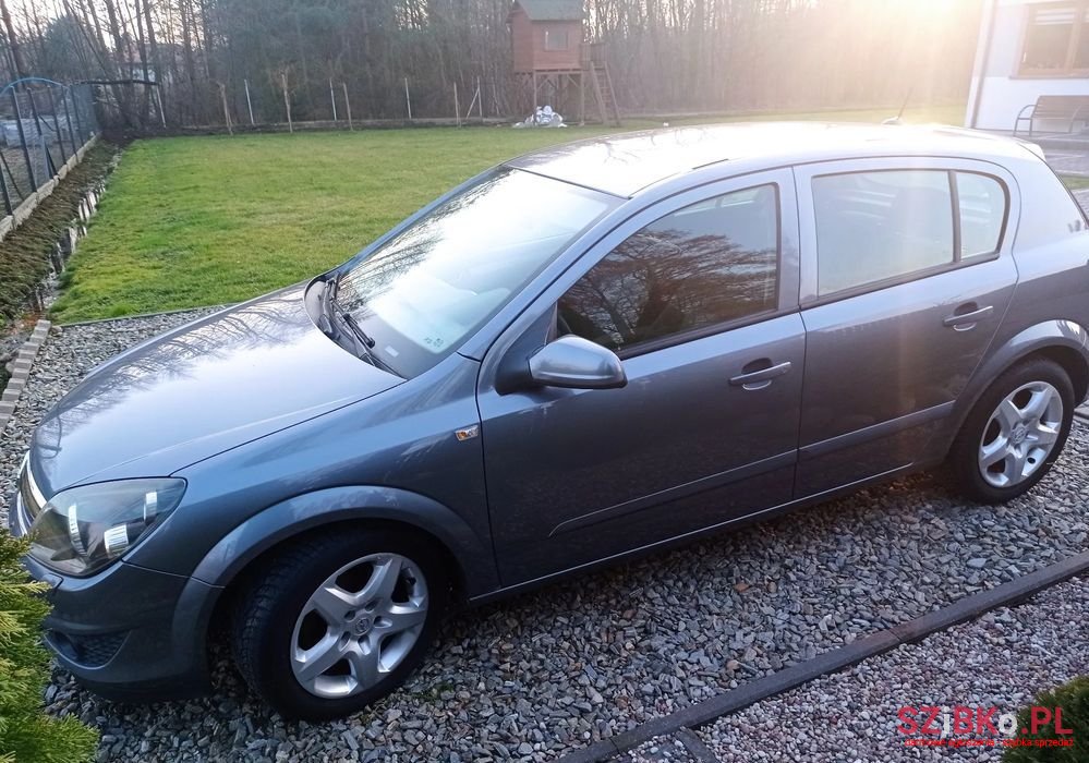 2007' Opel Astra 1.6 Active photo #3