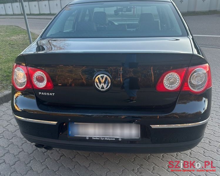 2010' Volkswagen Passat photo #3