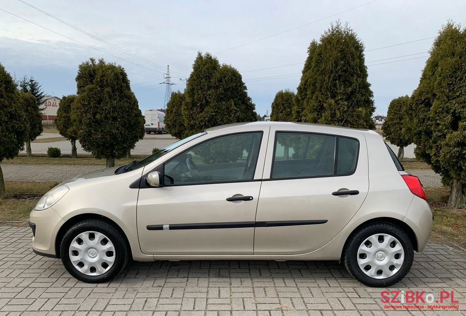 2007' Renault Clio photo #2