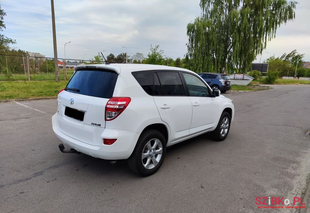 2011' Toyota RAV4 2.0 4X4 Life photo #3
