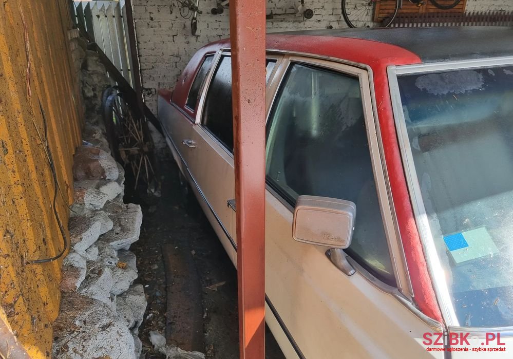 1982' Cadillac Fleetwood photo #3