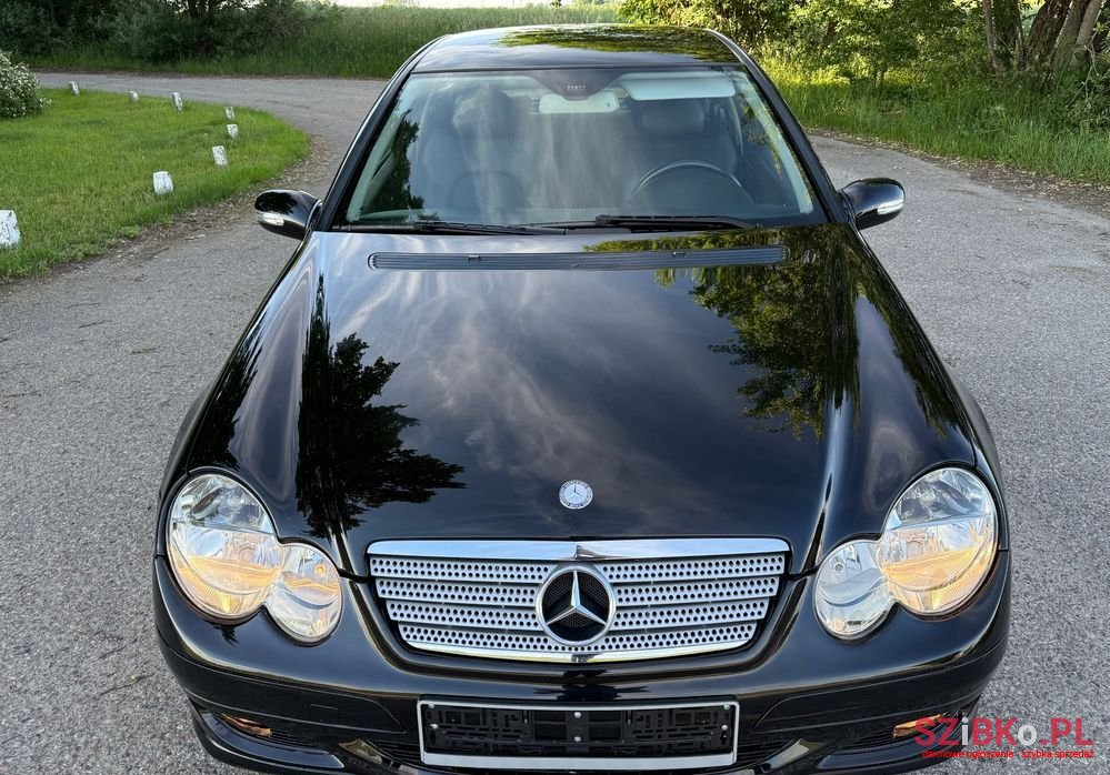 2006' Mercedes-Benz C-Class photo #2