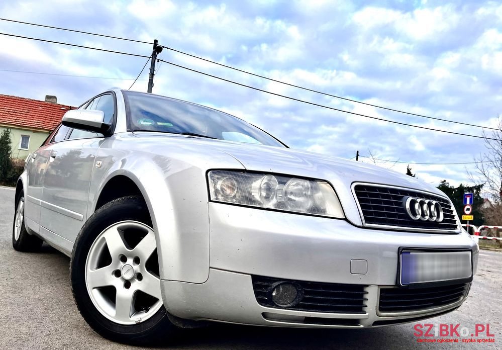 2004' Audi A4 Avant photo #1