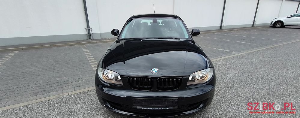 2011' BMW 1 Series photo #5