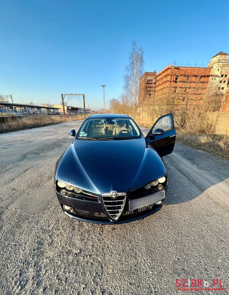 2007' Alfa Romeo 159 photo #1