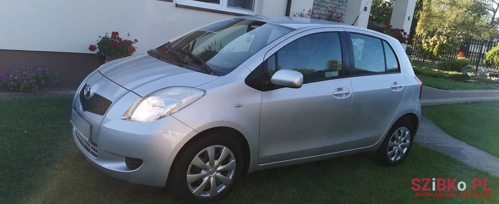 2008' Toyota Yaris 1.3 Sol Premium photo #2