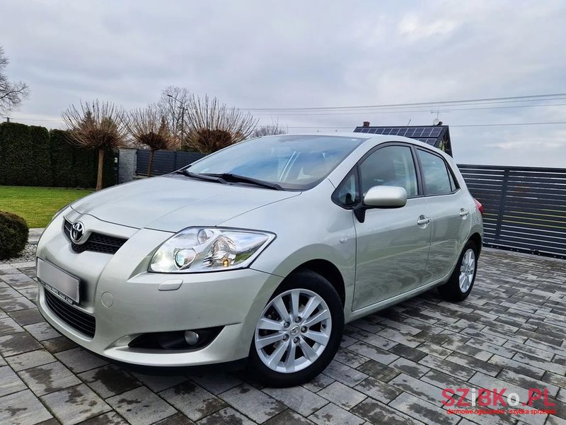 2007' Toyota Auris photo #4