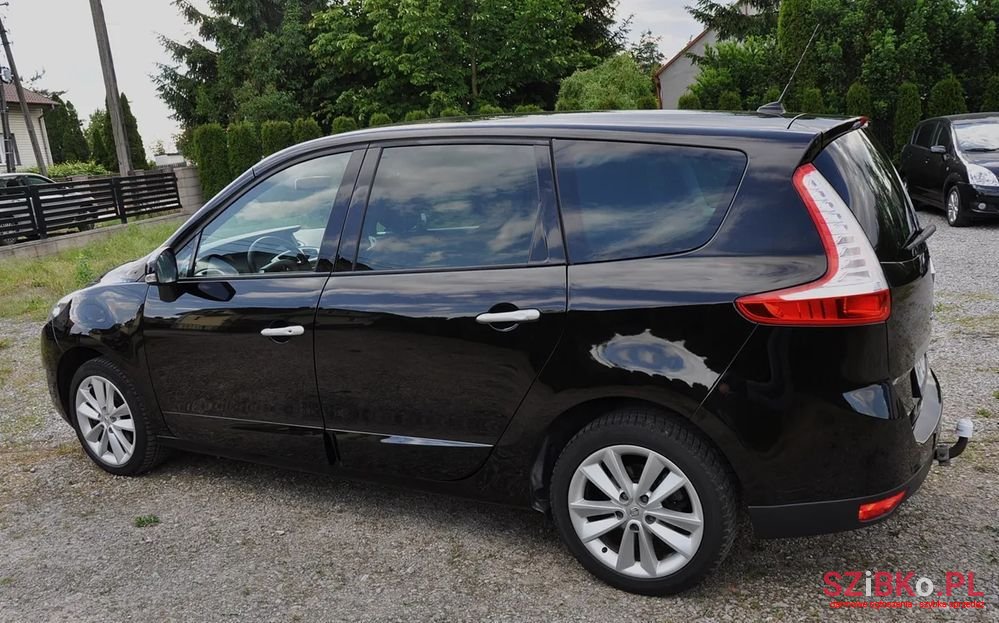 2011' Renault Grand Scenic photo #1